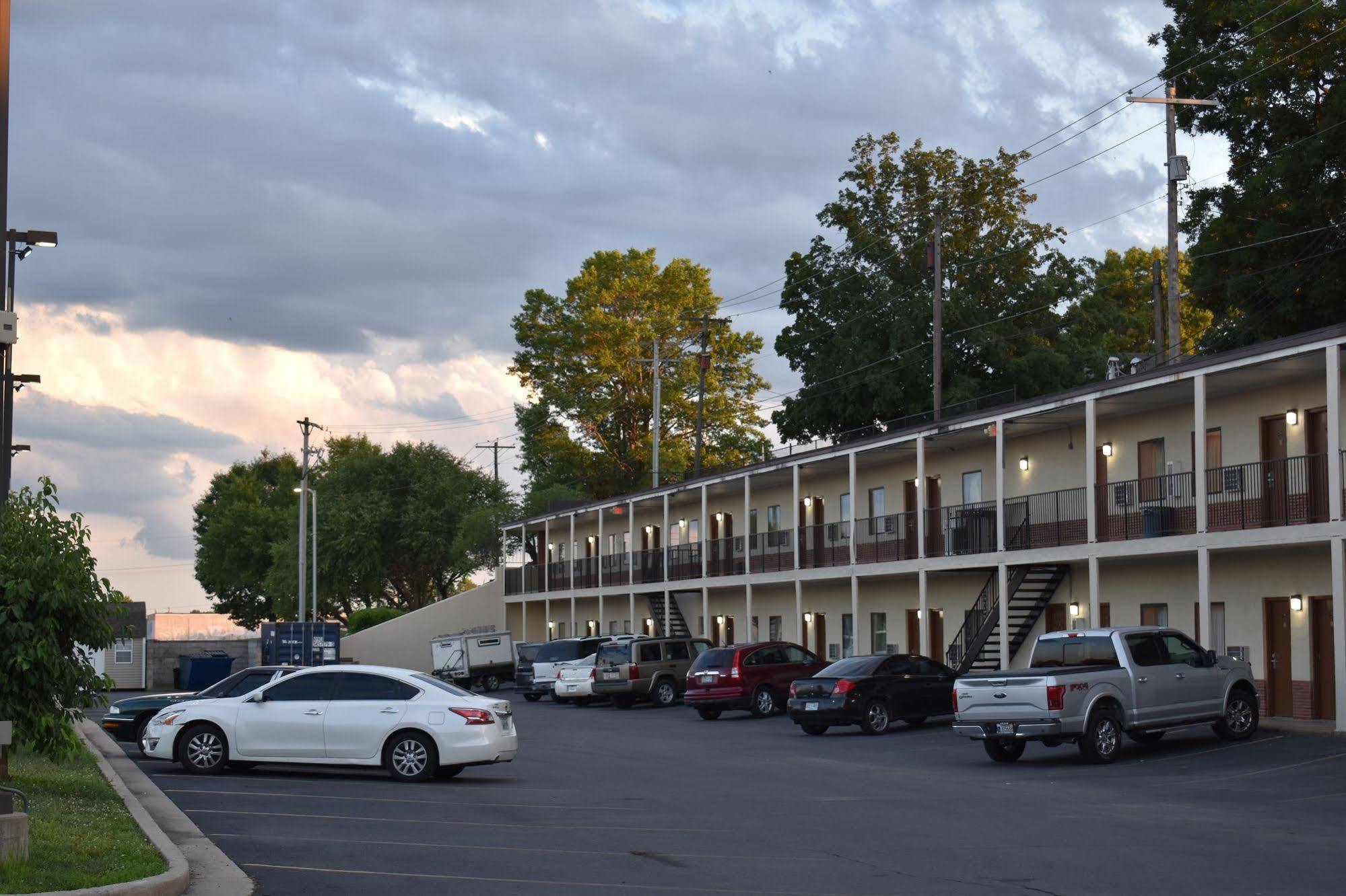 Town House Inn Cape Girardeau Ngoại thất bức ảnh